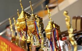 利物浦近1个月连丢3冠 纽卡索队史首捧英联赛杯